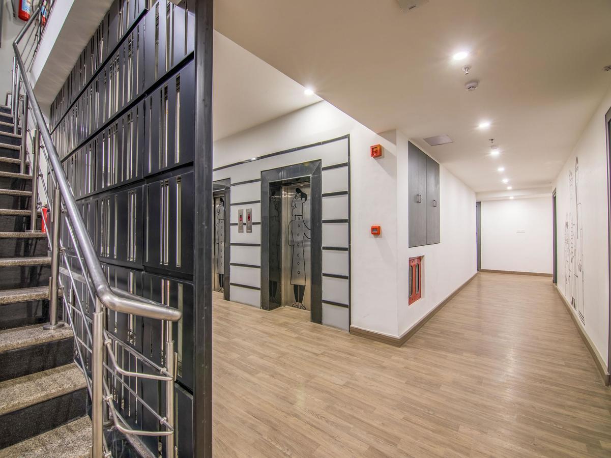 Oyo Townhouse 028 Corporate Suite 노이다 외부 사진