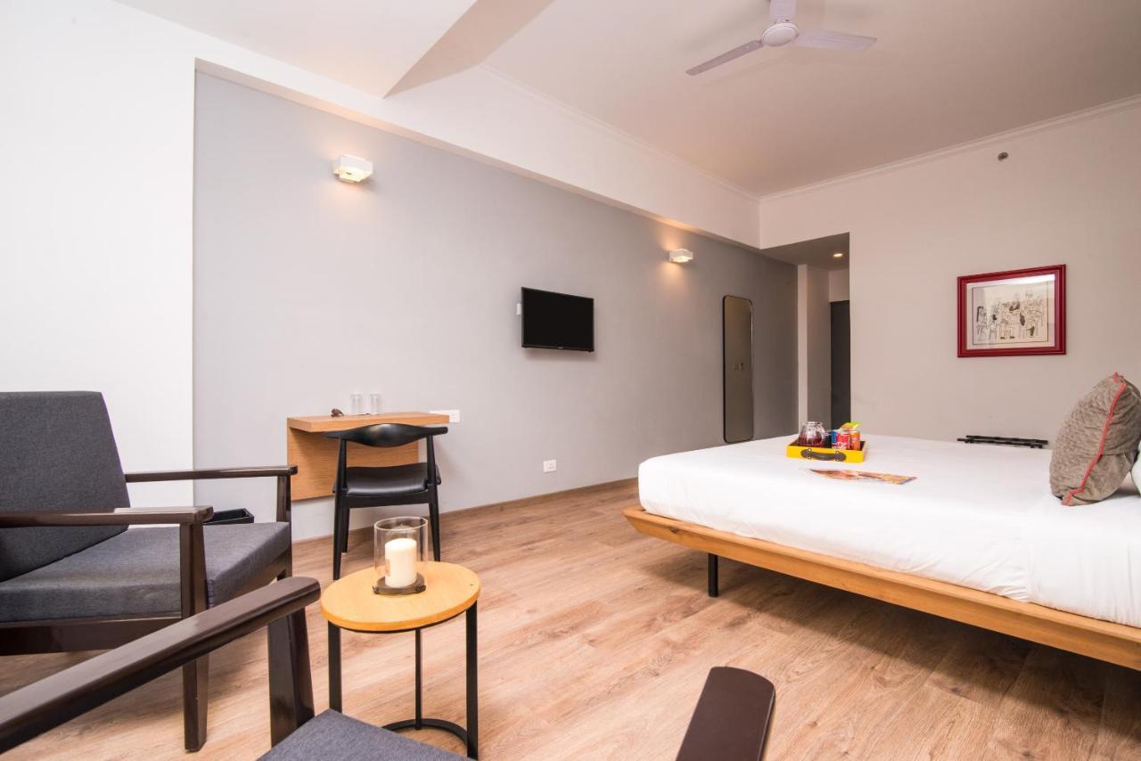 Oyo Townhouse 028 Corporate Suite 노이다 외부 사진