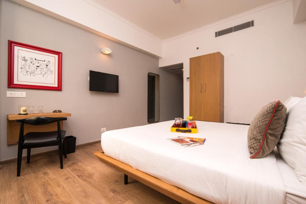 Oyo Townhouse 028 Corporate Suite 노이다 외부 사진