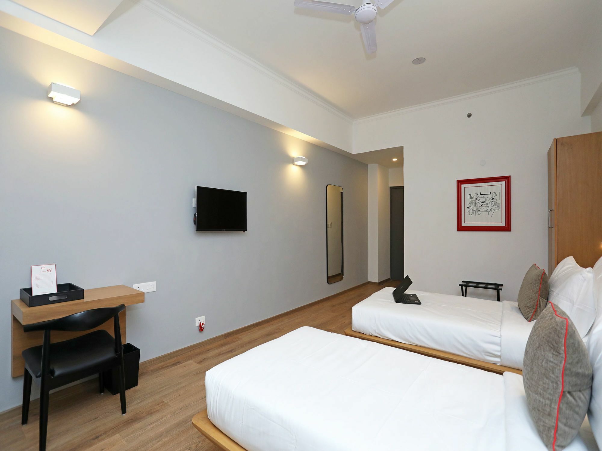 Oyo Townhouse 028 Corporate Suite 노이다 외부 사진