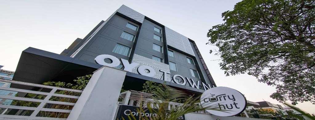 Oyo Townhouse 028 Corporate Suite 노이다 외부 사진