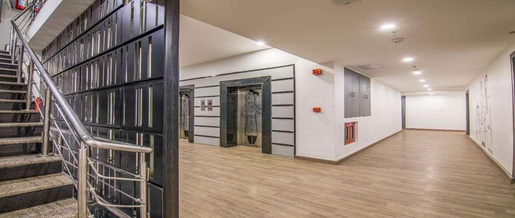 Oyo Townhouse 028 Corporate Suite 노이다 시설 사진