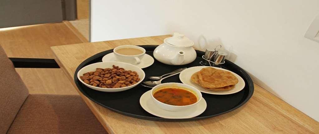 Oyo Townhouse 028 Corporate Suite 노이다 시설 사진