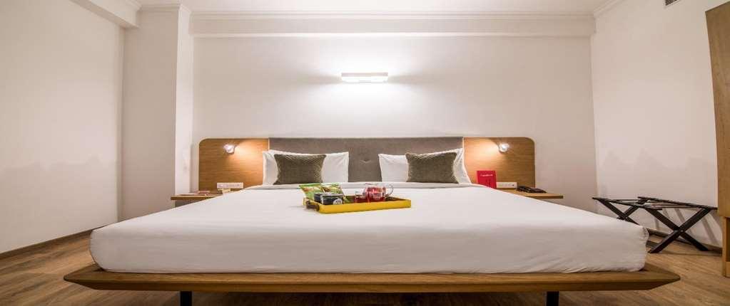 Oyo Townhouse 028 Corporate Suite 노이다 객실 사진
